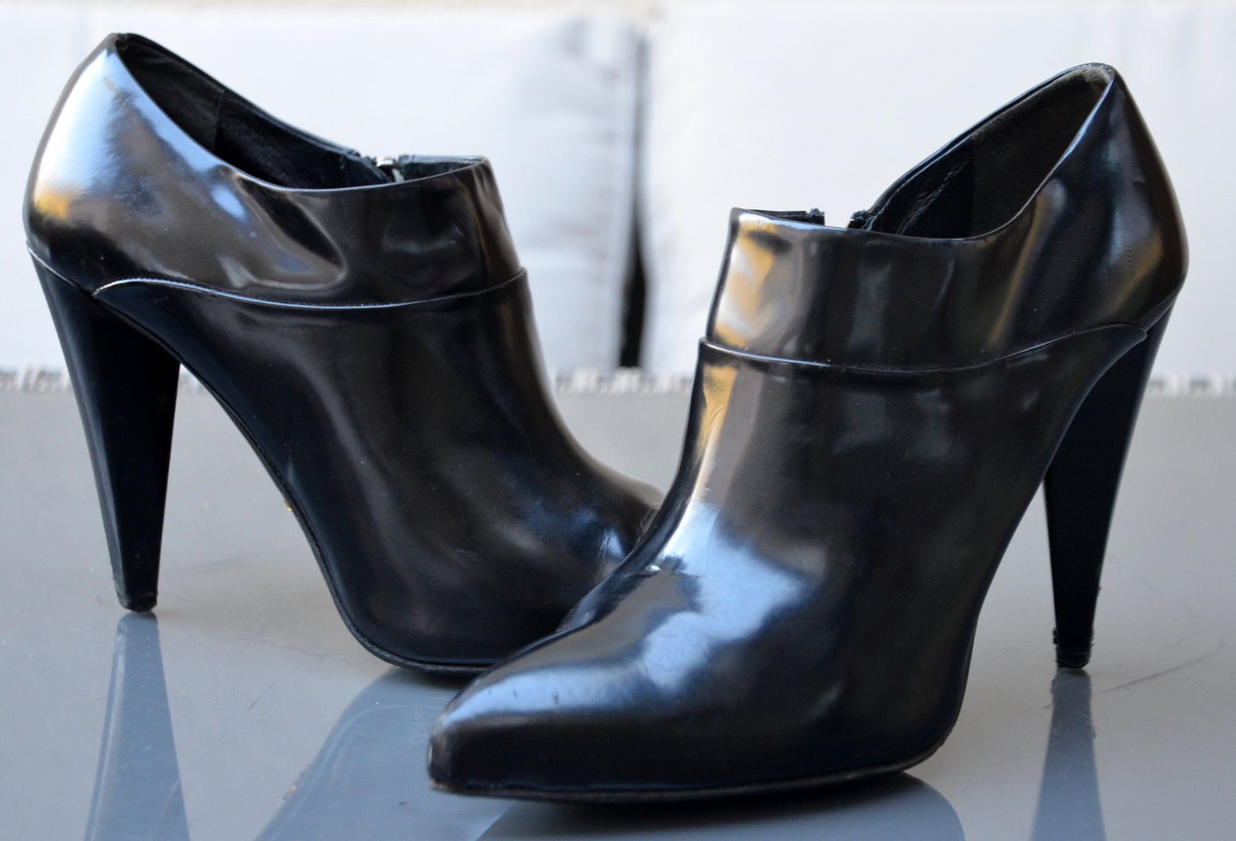 Prada Scarpe da donna: Prada Stiefeletten / bottines .37 – Usato da Collonges venduto da arashee 3