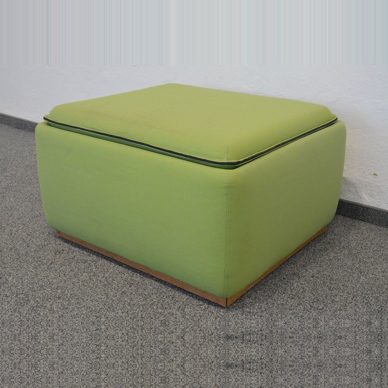 Sgabelli: Casala Palau Stream Lounge Hocker – Usato da Schönenwerd venduto da mcofficeshop 2