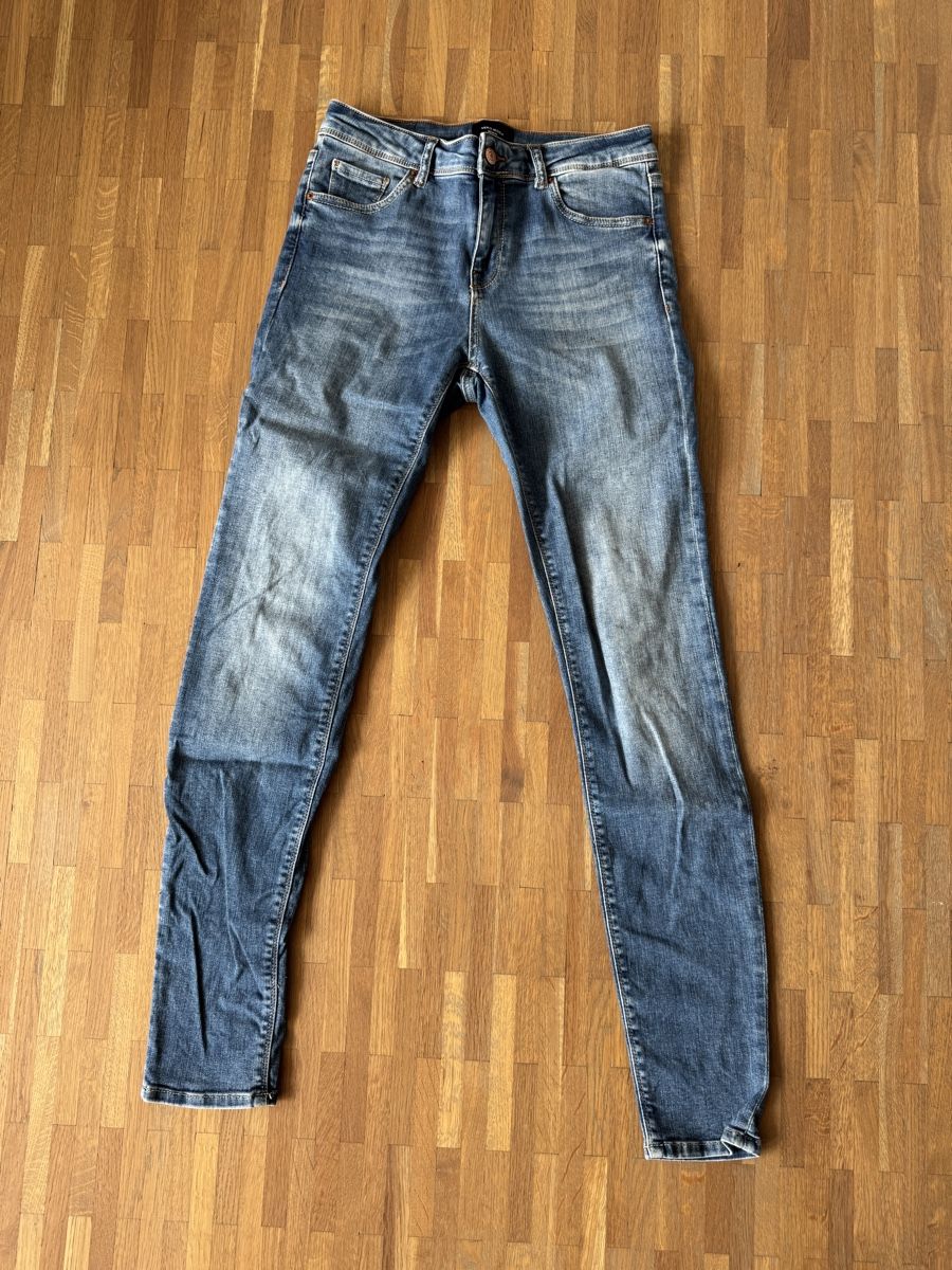 Vero Moda Jeans: Jeans Vero Moda Denim Grösse M/32 – Usato da Münsingen venduto da sam_528s