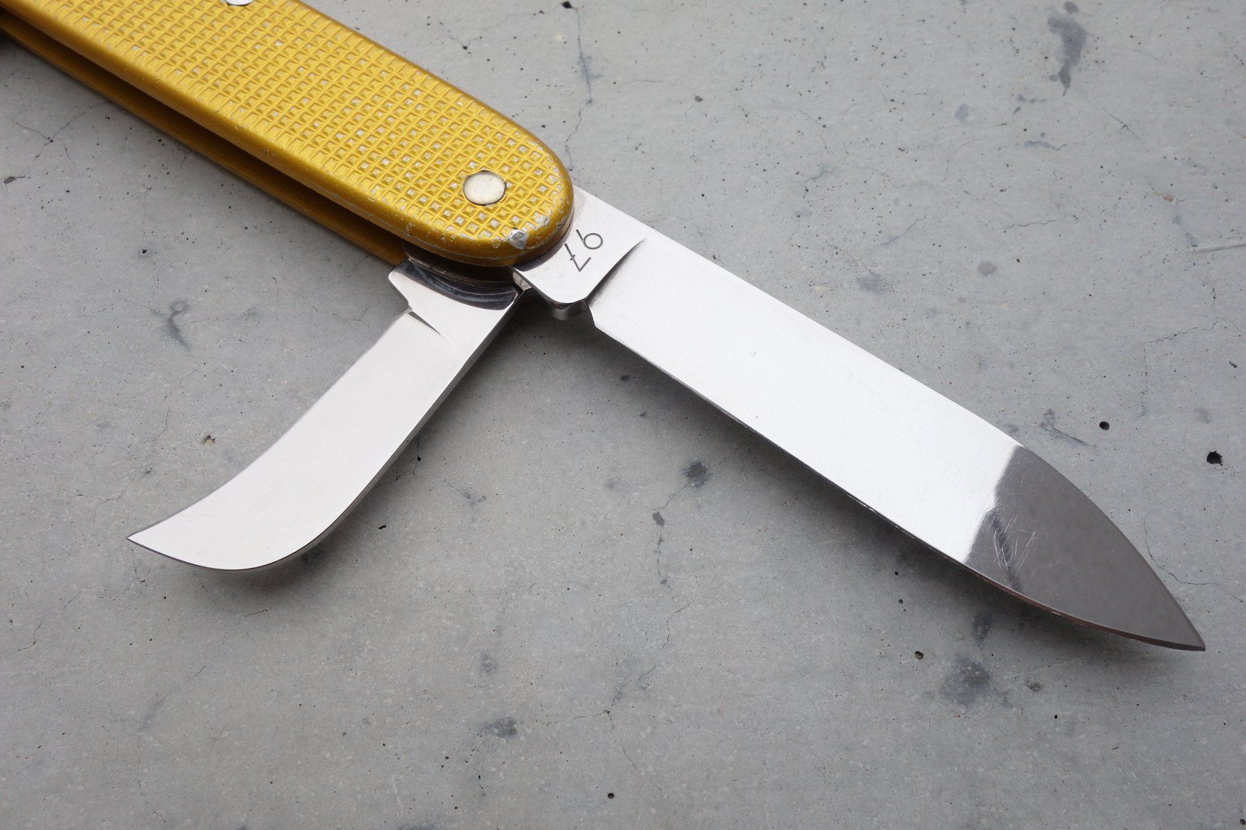 Victorinox Taschenmesser: Victorinox Alox Old Cross Sackmesser 97 – Gebraucht aus St. Gallen von 8201