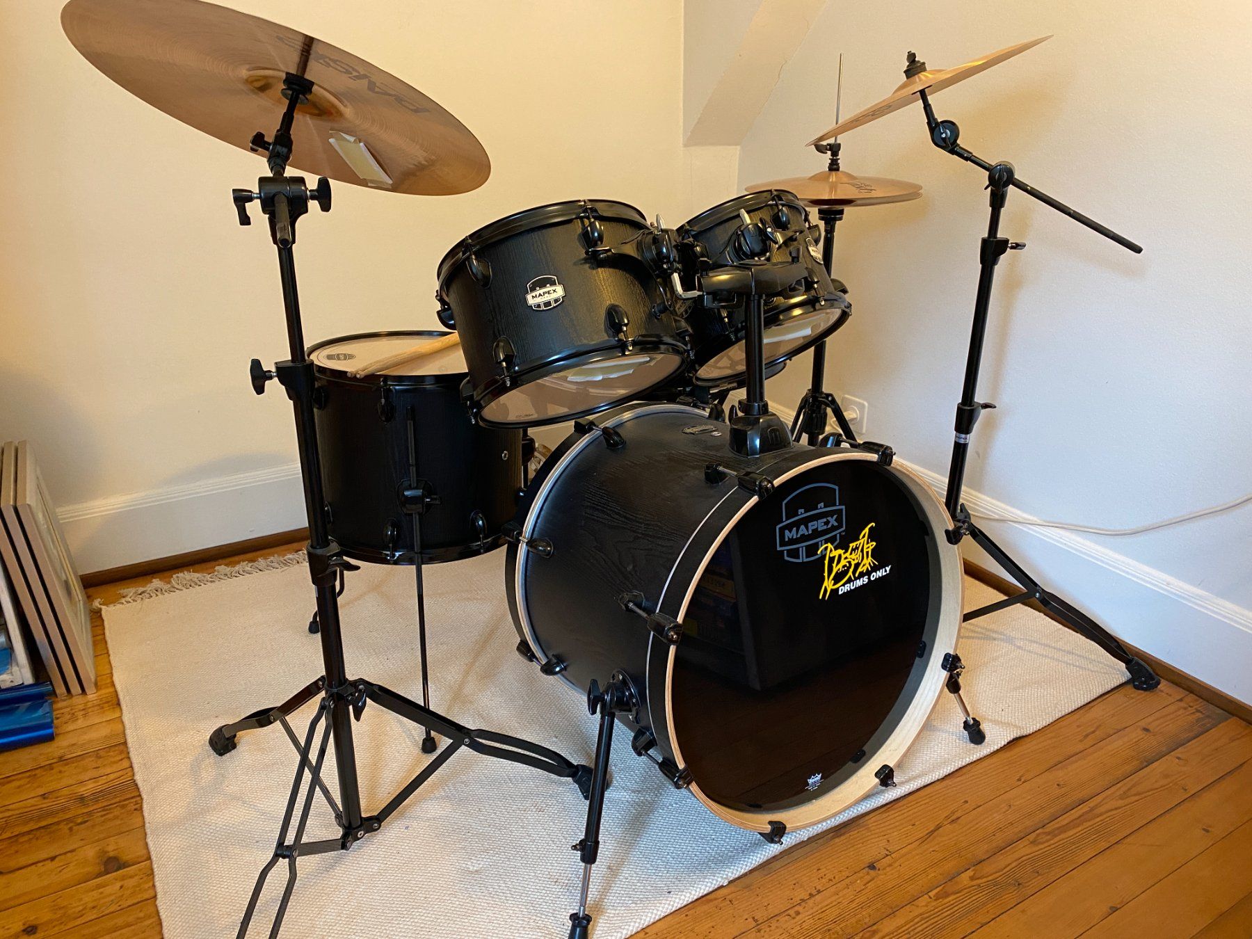 Strumenti musicali: Schlagzeug Mapex komplett – Usato da Zürich venduto da Saminaeggi
