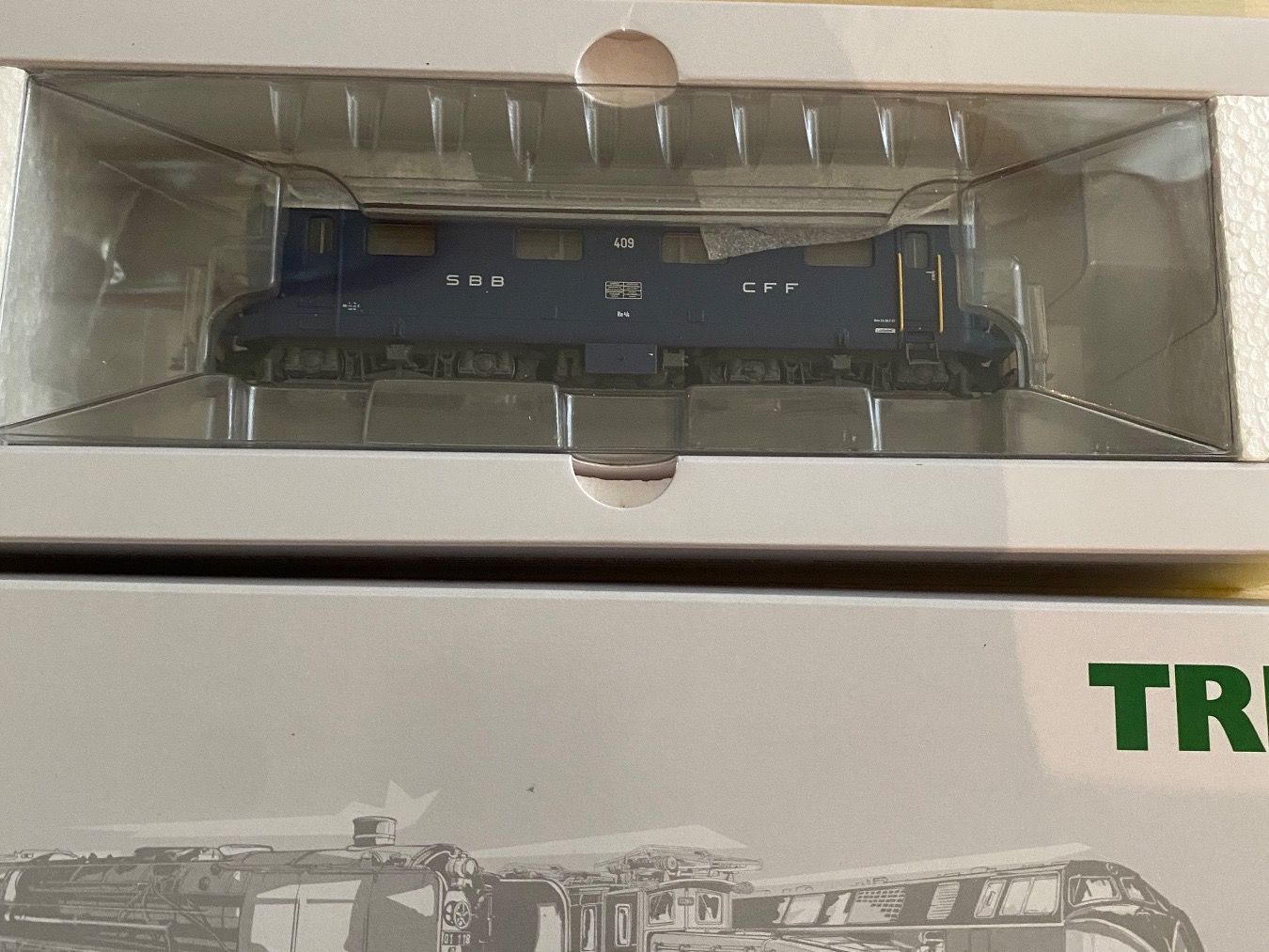 Trix Modellini di ferrovie: Trix Lok digital mit Personenwagen – Usato da Alpnach Dorf venduto da cam_6lp5