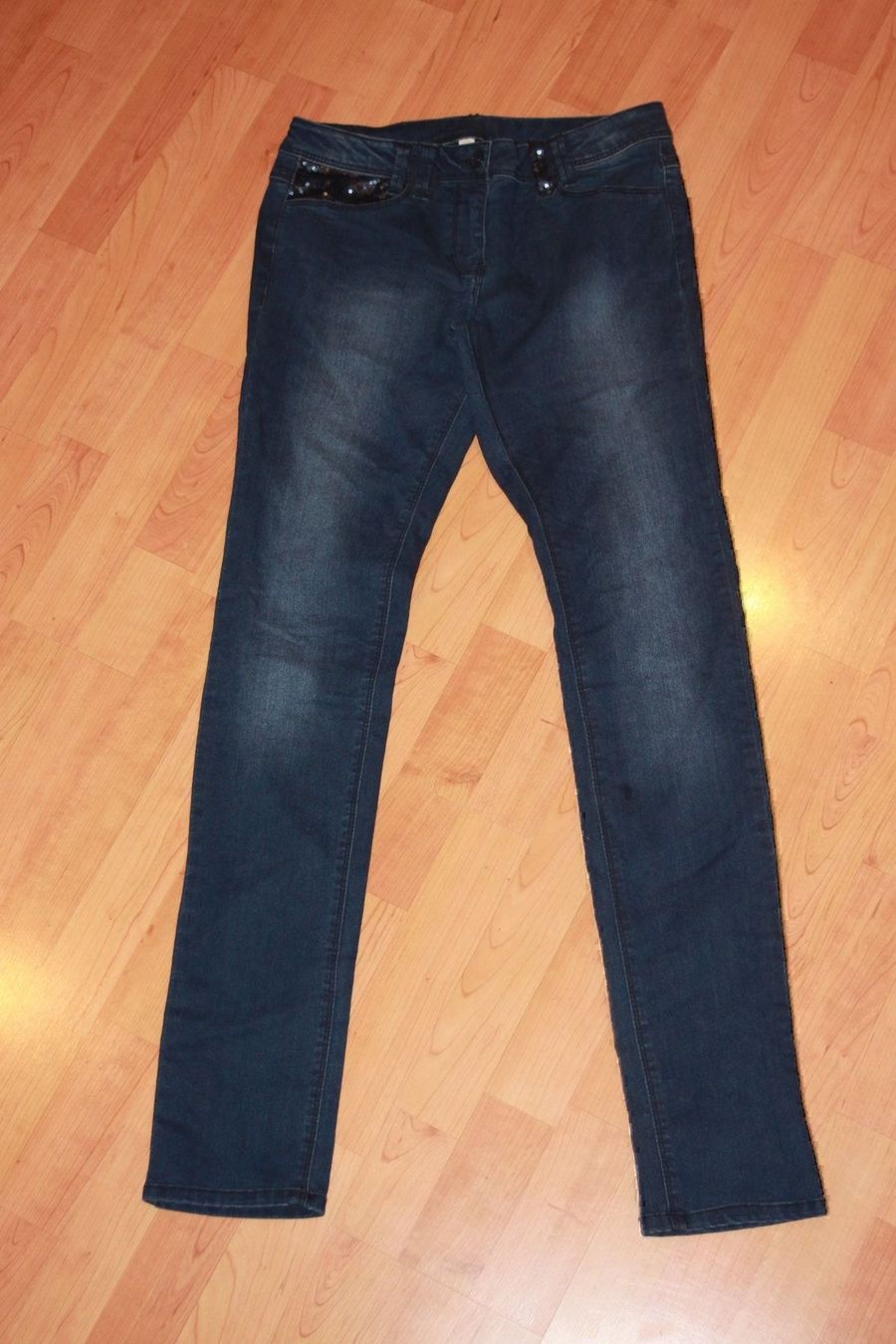 Esprit Pantalons: gerade Jeans 176 mit Pailetten v Esprit – Neuf (Voir description) à Wenslingen par Strick4Alpaca