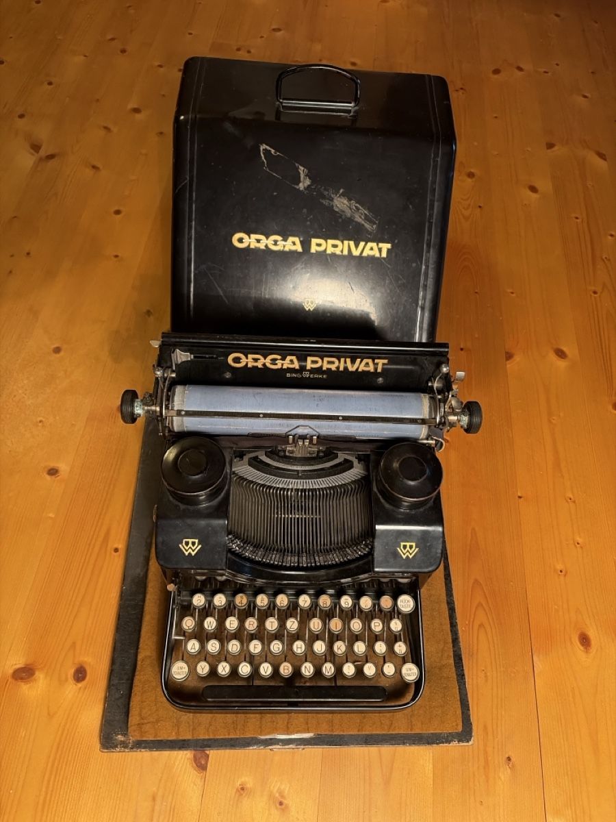 Macchine da scrivere: Schreibmaschine Orga Privat  – Usato da Grabs venduto da Soswald1 1