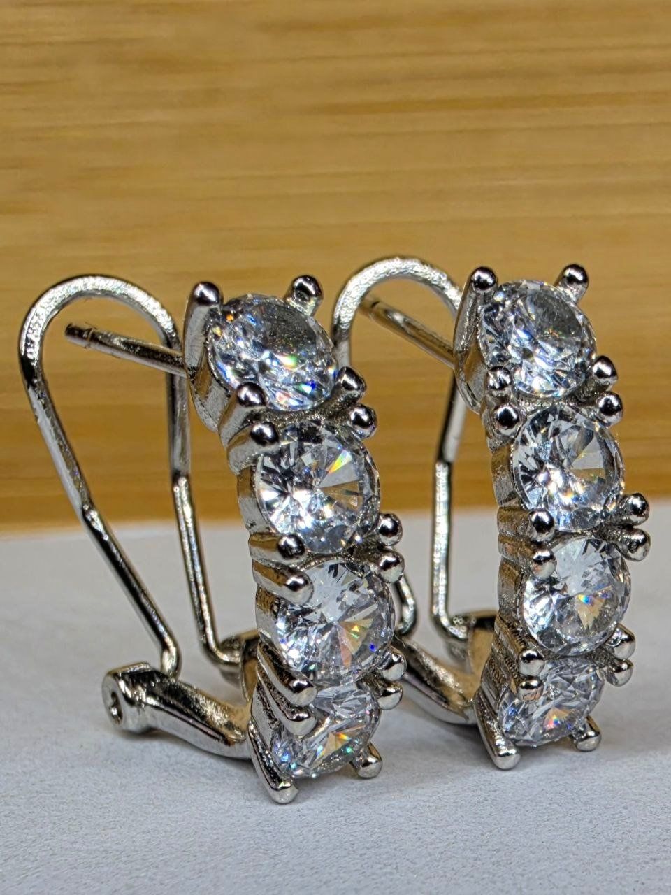 Orecchini pendenti & Orecchini a lobo: Boucles d'oreille argent avec zircons – Nuovo e nell'imballaggio originale da Reconvilier venduto da MARCLAT 1