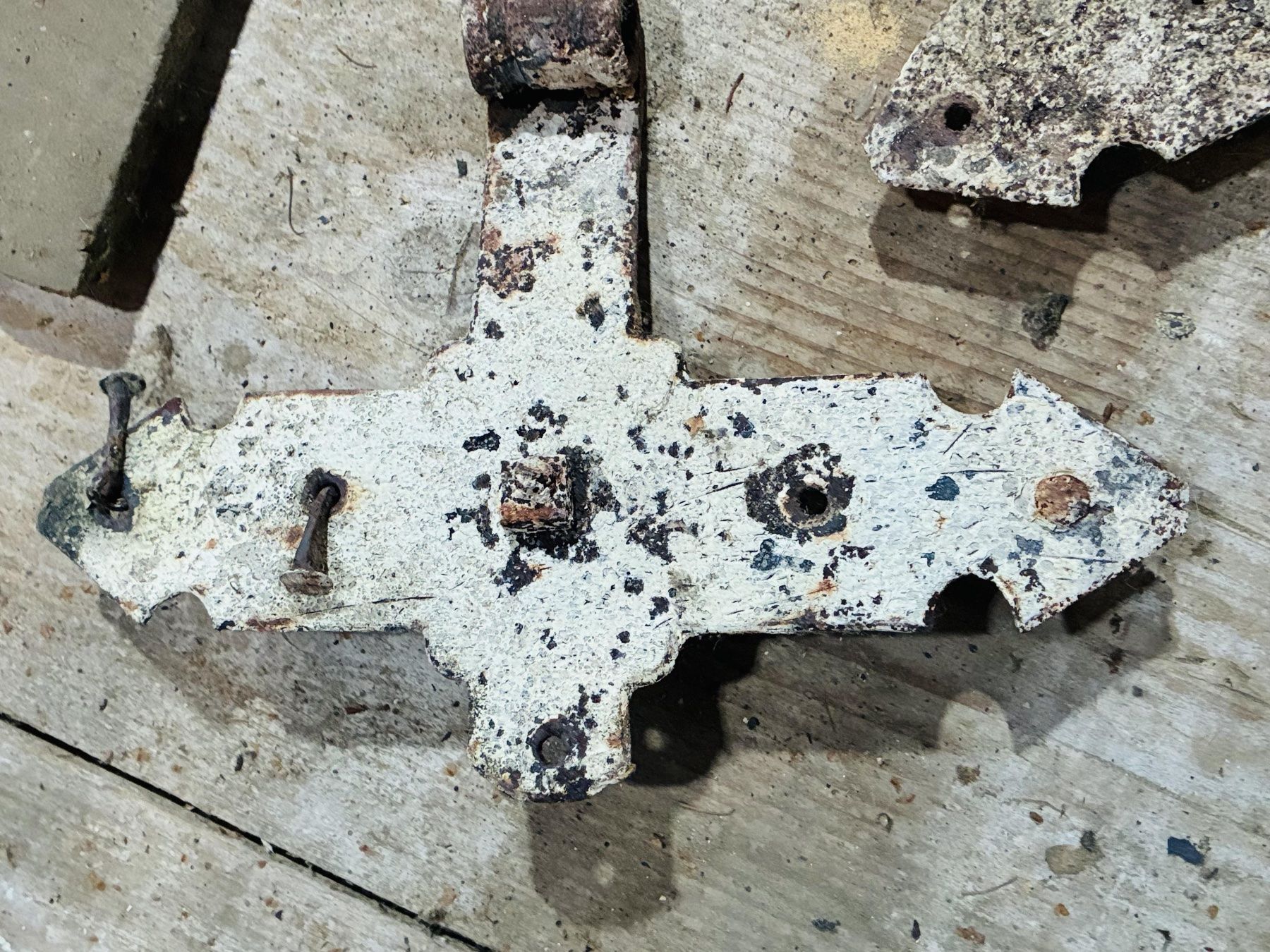 Ferramenta: Antike Beschläge Torbeschläge – Usato da Oberkulm venduto da Weberlisa 1