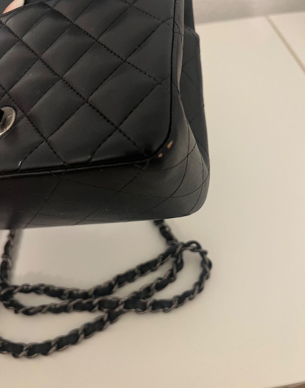 Chanel Sacs femmes: Chanel Classic Mini Sqaure Lambskin Schwarz silver Hardware – D'occasion à Embrach par whi_5g28 5