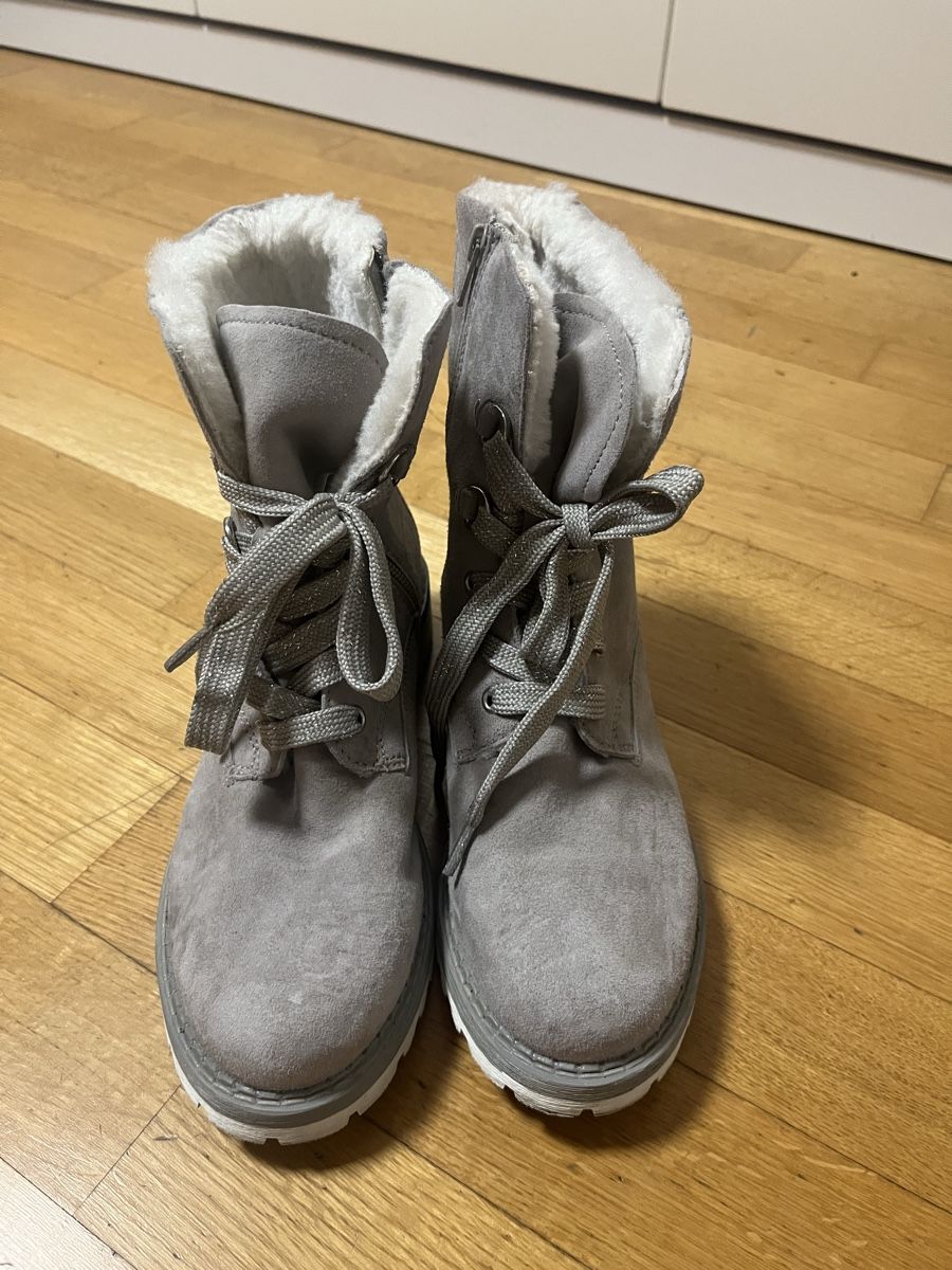 Tamaris Damenschuhe: Tamaris Stiefel gefüttert – Gebraucht aus Zürich von JB23JB