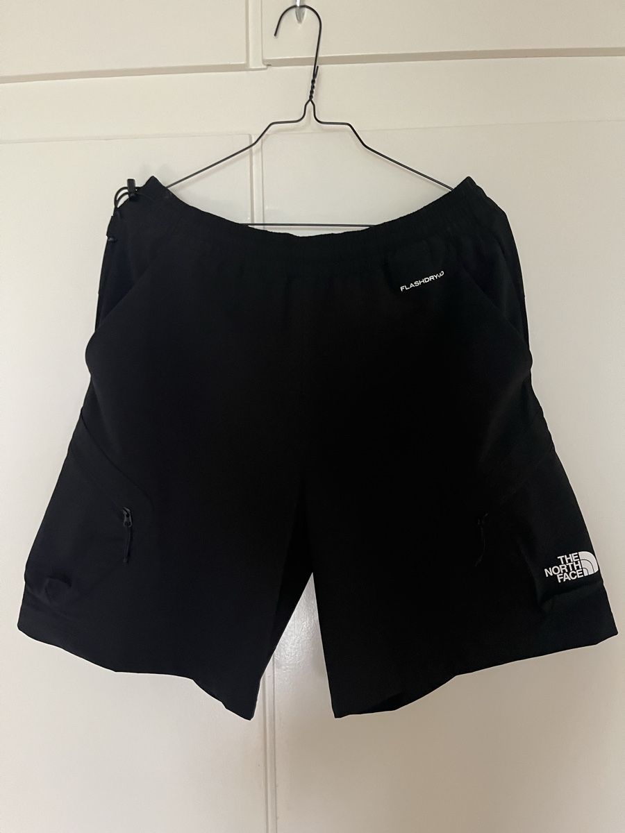 North Face Pantaloni: The North Face Shorts Damen – Nuovo (secondo la descrizione) da Oberrieden venduto da naanuu 7