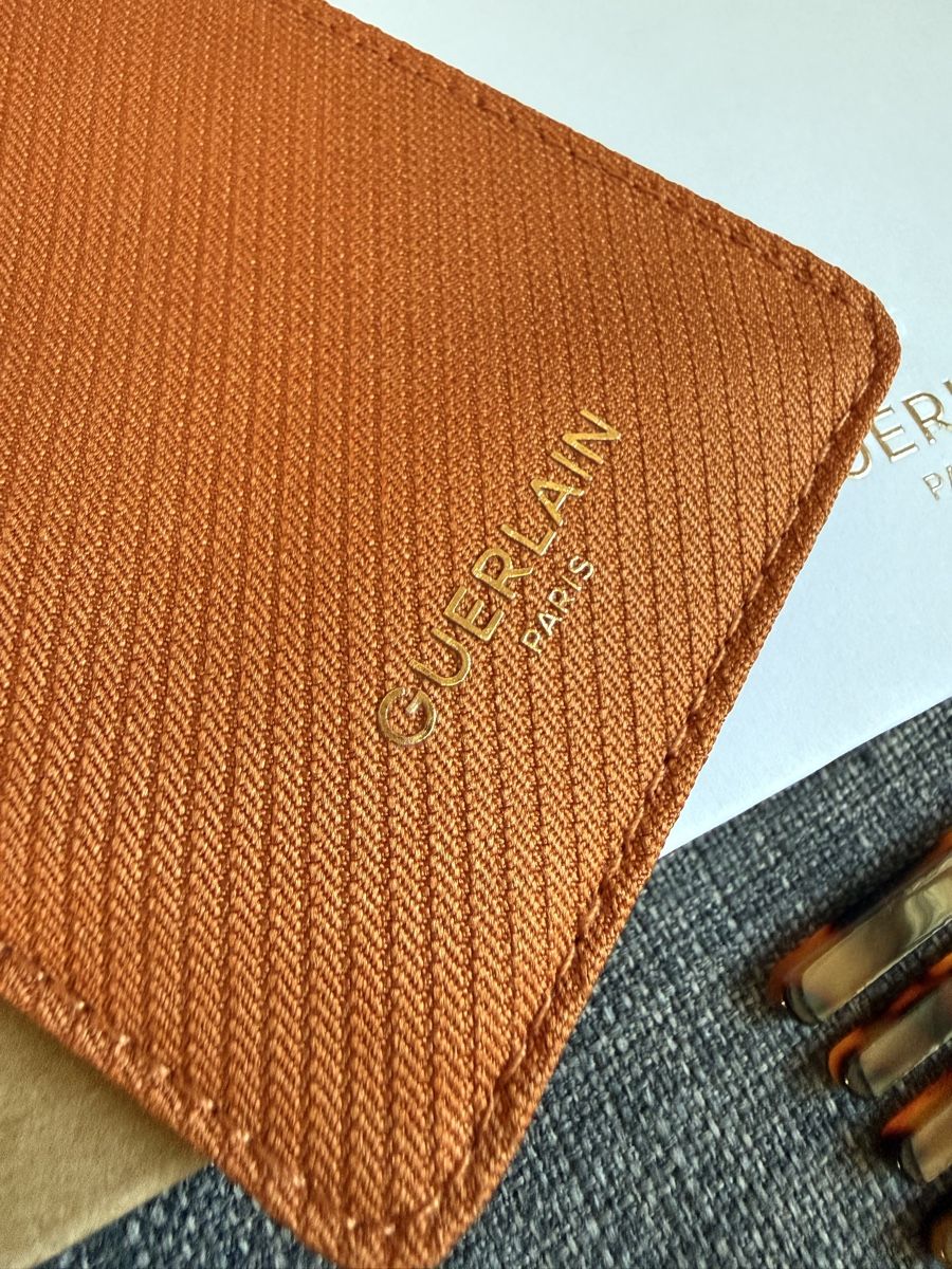 Altro per la cura dei capelli: Guerlain Travel Comb with pouch – Nuovo e nell'imballaggio originale da Luzern venduto da sas_r89l 2