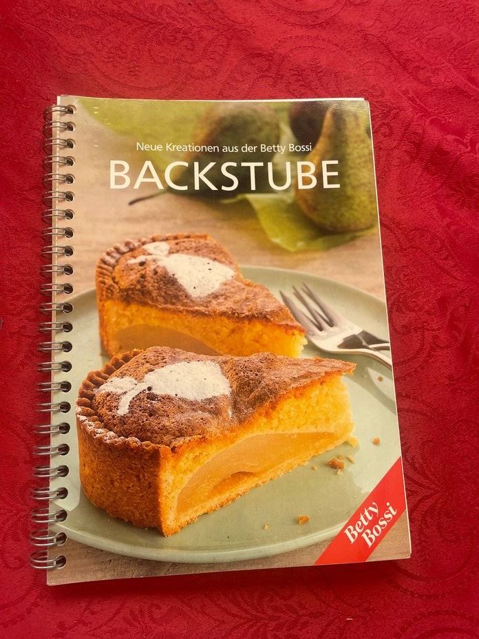 Libri: Betty Bossi Backstube 1. Auflage 2004 – Usato da Bergdietikon venduto da Book-4-you_2nd