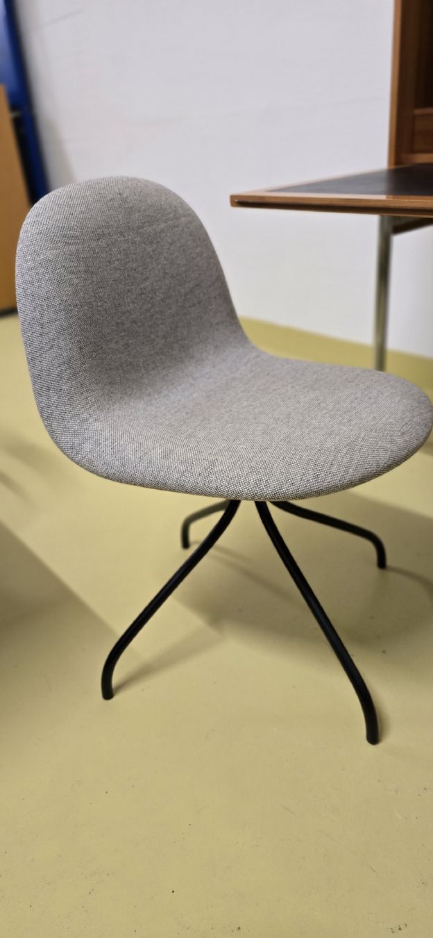 Gubi Stühle: gubi chair , gubi Drehstuhl – Neu (gemäss Beschreibung) aus Zürich von Reni8048