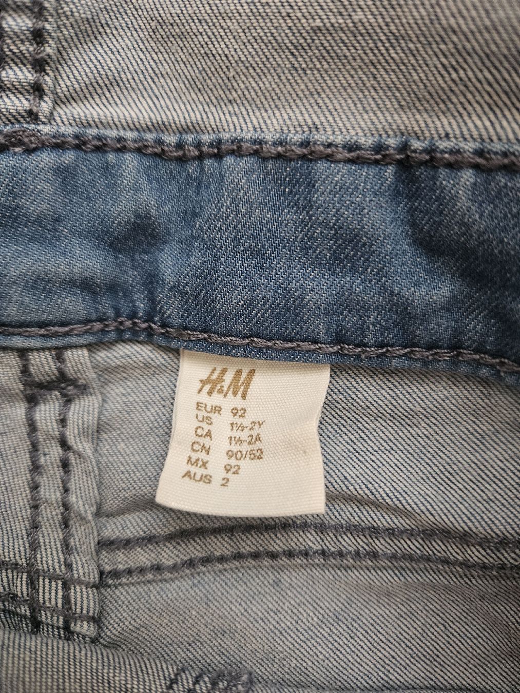 H&M Pantaloni: kurze Latzhose Gr. 92 – Usato da Worb venduto da jun_fj8w 3