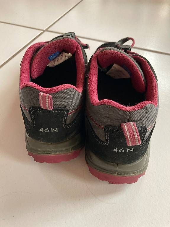 Scarpe per ragazze: Trekkingschuhe Mädchen – Usato da Aarwangen venduto da Fm80 1