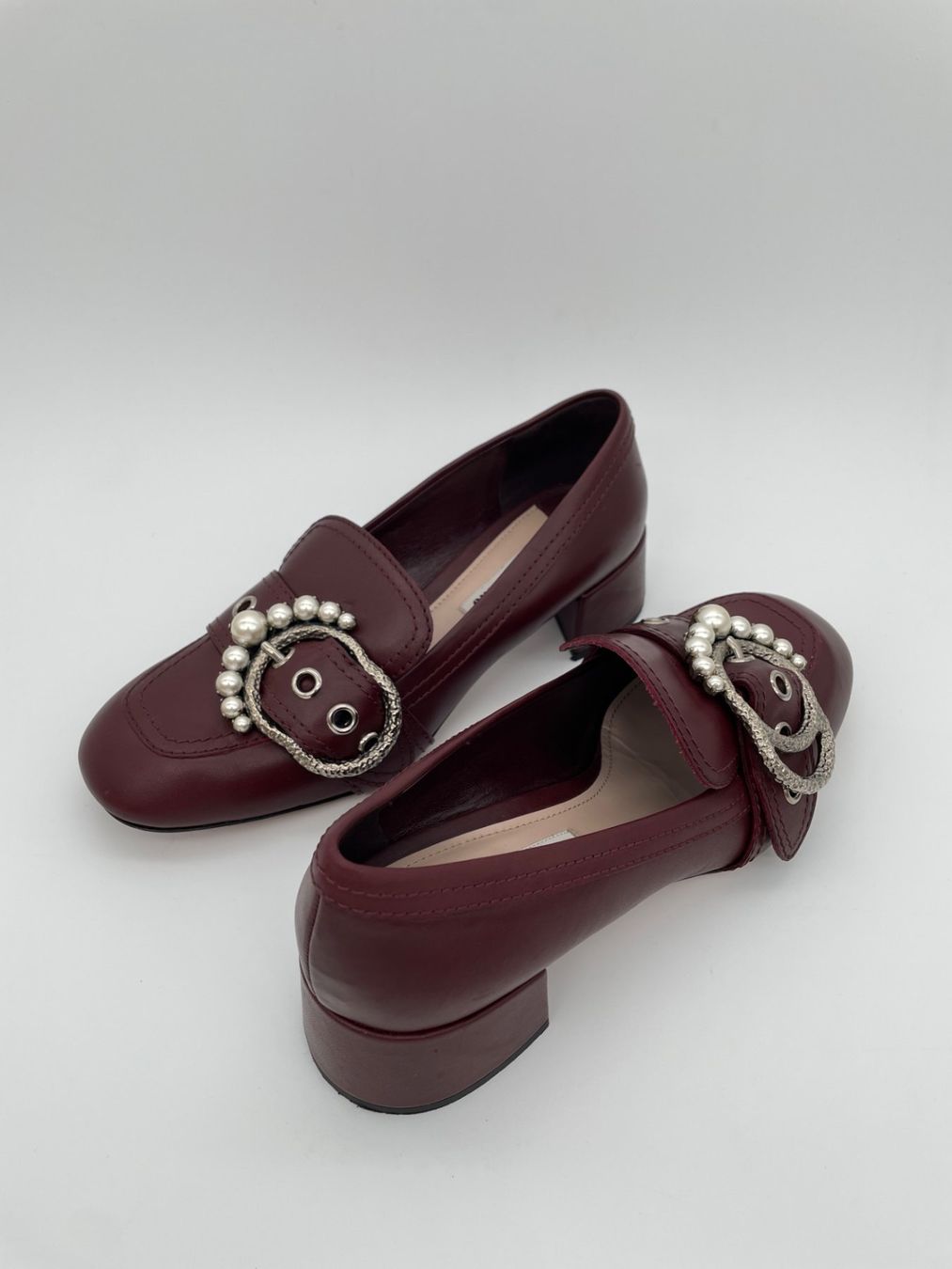 Miu Miu Damenschuhe: Miu Miu Pearl Buckle Pump EU 38.5 Rot – Gebraucht aus Zürich von shoe_shop 3