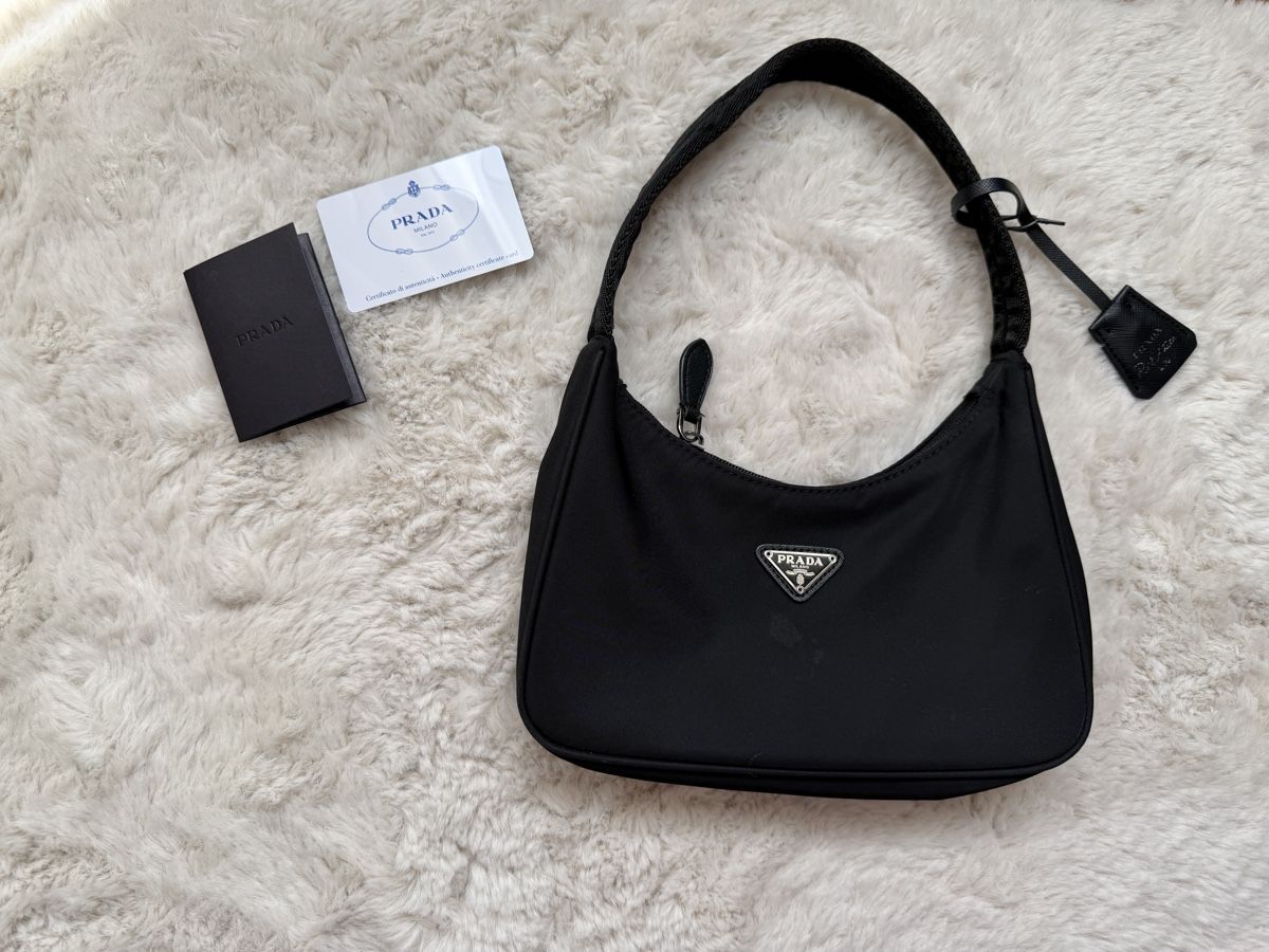 Prada Borse da donna: Prada Nylon Mini Bag schwarz mit Authenticity Card – Nuovo (secondo la descrizione) da Affoltern am Albis venduto da mer_d6p9