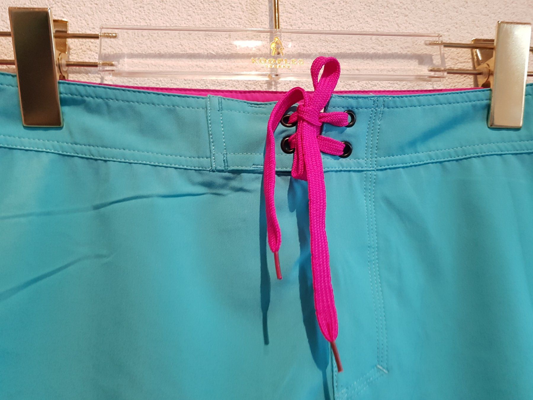 Pantaloni: HOWZIT - Shorts Taille XL  NEUFS – Usato da Haute-Nendaz venduto da DetoutDerien 2