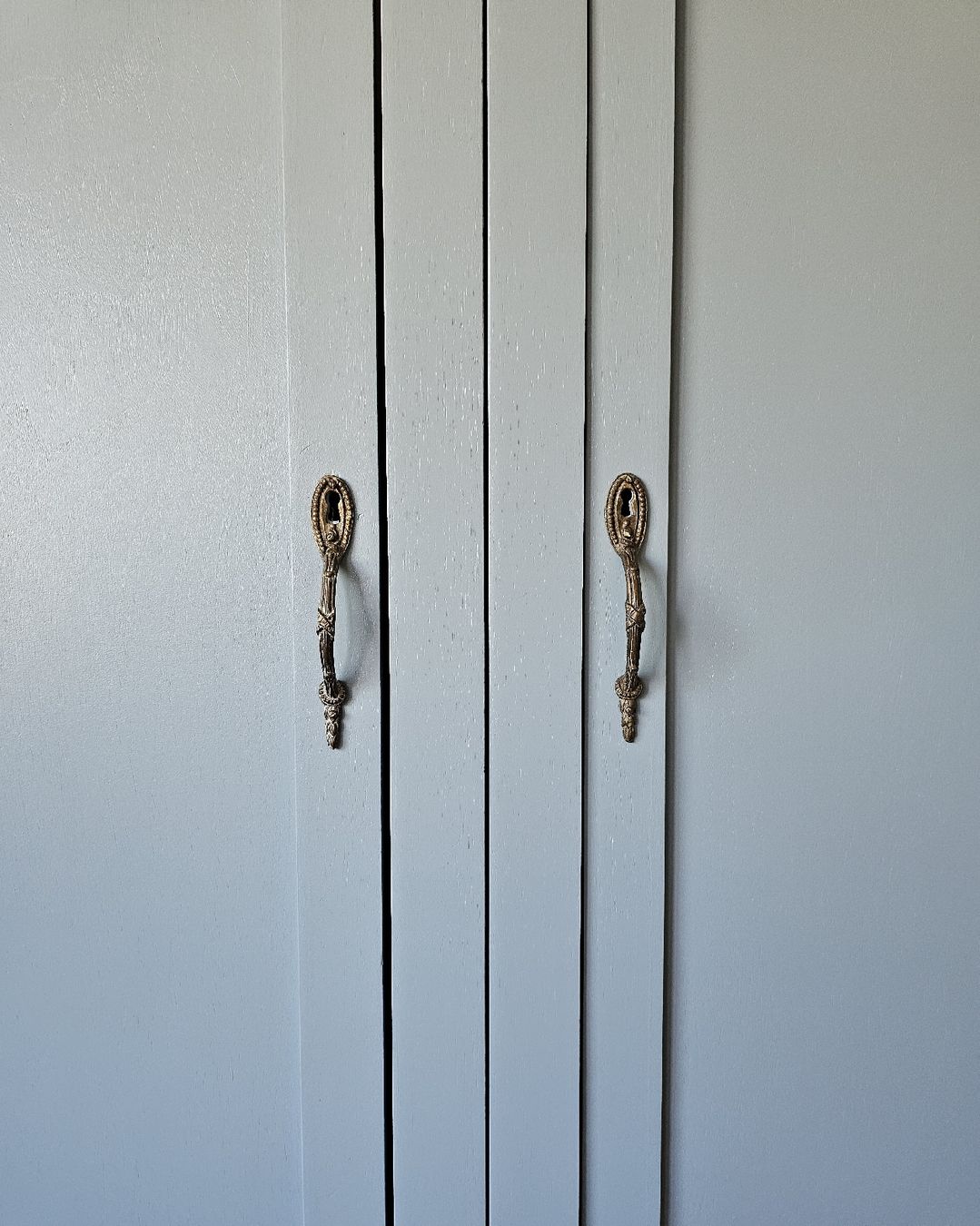 Schränke: Restaurierter Vintage Kleiderschrank  – Neu (gemäss Beschreibung) aus Genolier von kids_love_vintage 5