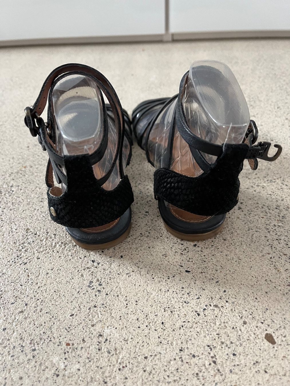 Ugg Damenschuhe: UGG Sandalen 36 schwarz – Gebraucht aus Zürich von Jaskam 6