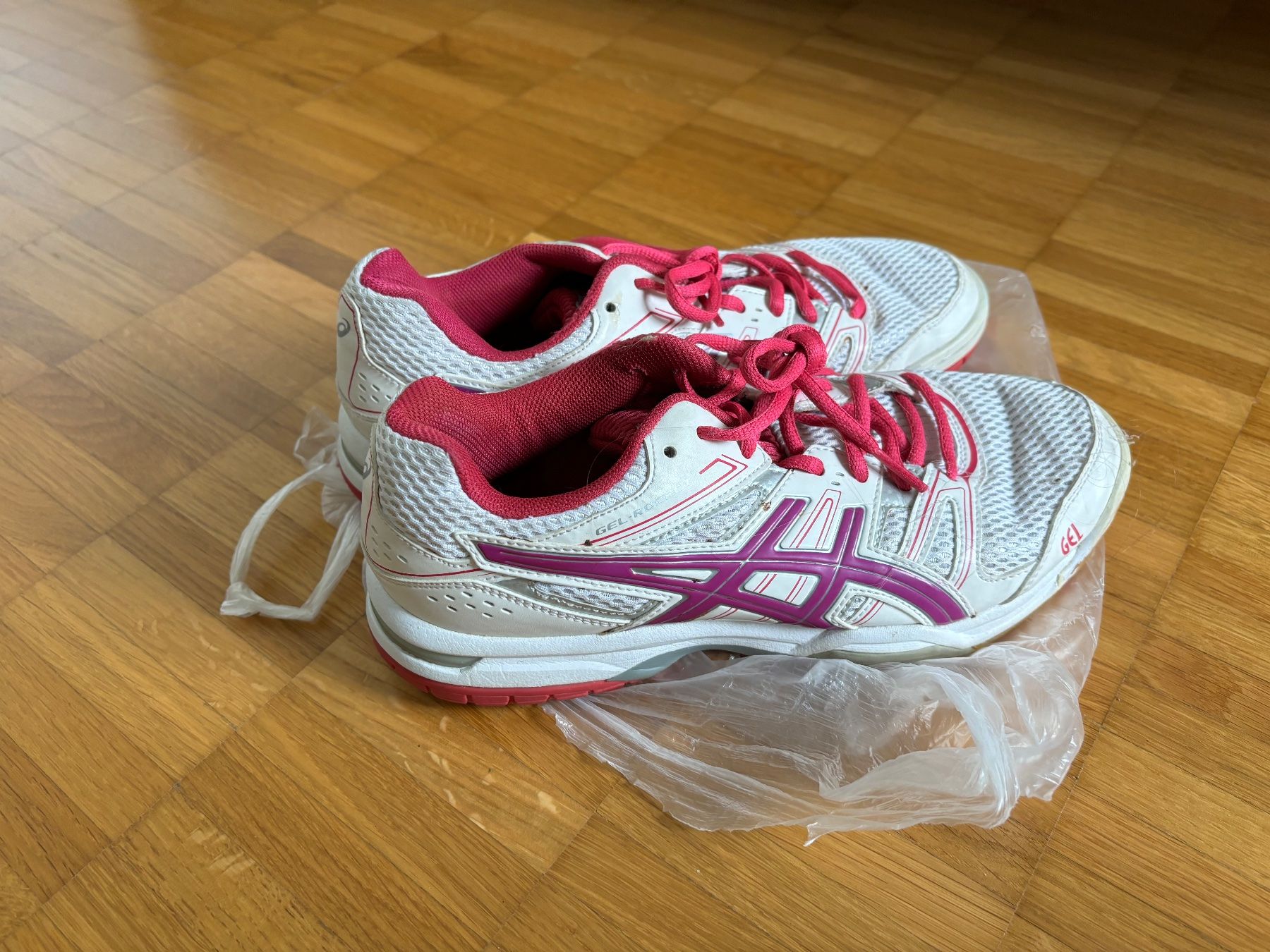 Asics Damenschuhe: Asics Sportschuhe, Gr. 38 – Gebraucht aus Winterthur von Sunshine143 4