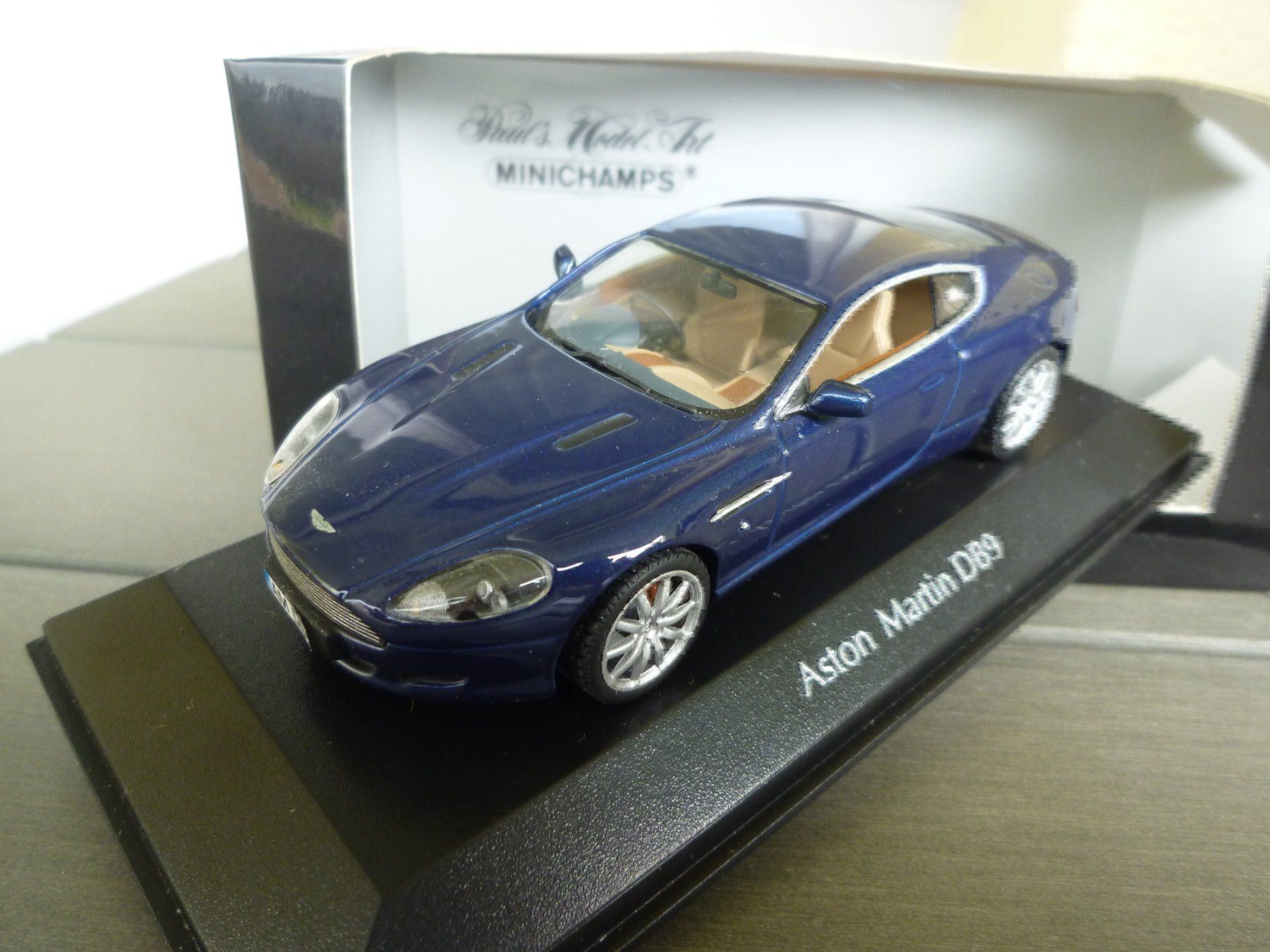 Minichamps Modellini d'auto: Aston Martin DB9 – Nuovo e nell'imballaggio originale da Flawil venduto da Imperiosud 1