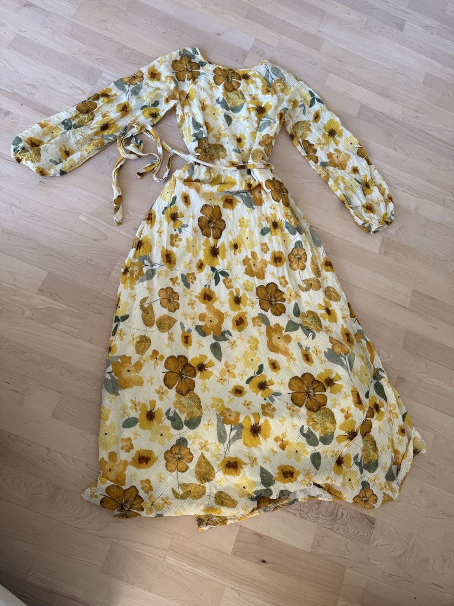 Kleider: Gemustertes Kleid. – Gebraucht aus Stäfa von yei_8vlc