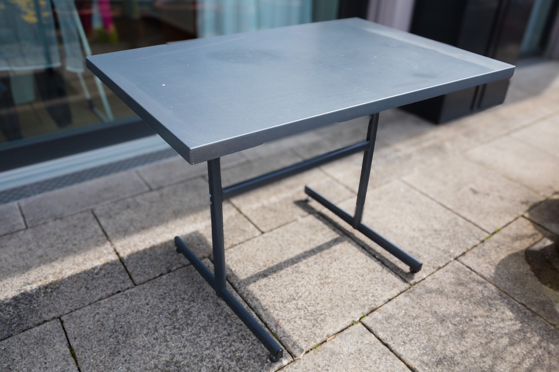 Schaffner Tische: Schaffner Metalltisch 100x65cm – Gebraucht aus Winterthur von