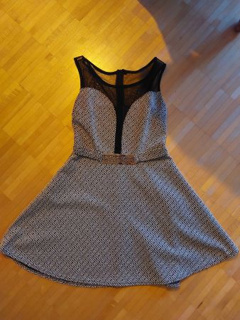 Kleid mit gold Gurtel S