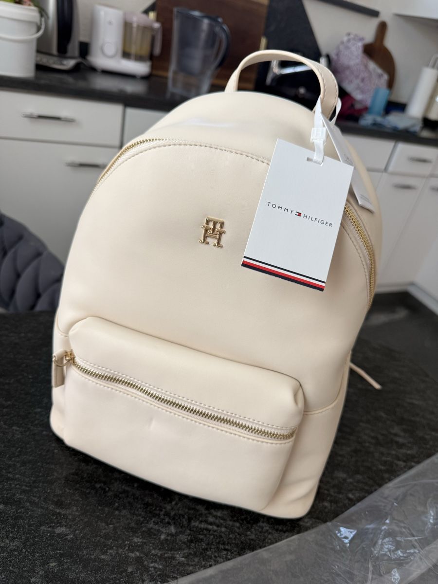 Tommy Hilfiger Zaini: Tommy Hilfiger Backpack New Cream Color – Nuovo e nell'imballaggio originale da Ueberstorf venduto da man_p2fy