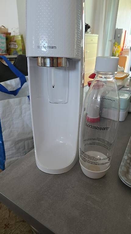 Sodastream Elettrodomestici da cucina: SodaStream inkl. 1 Flasche & 1 Gasflasche – Usato da Gwatt (Thun) venduto da RVG
