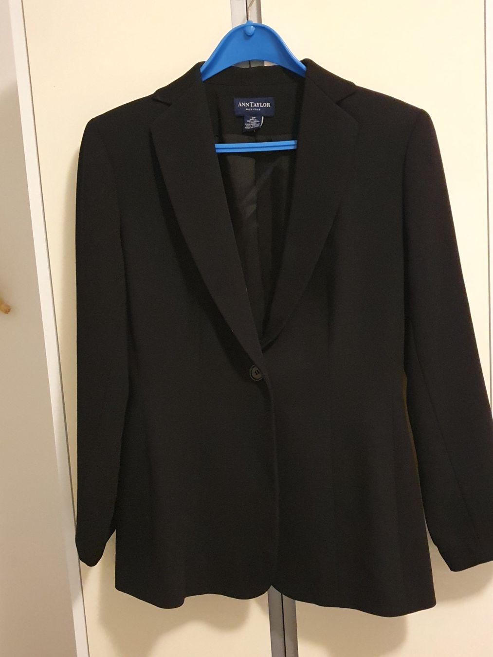 Giacche: Wunderschöne kurze Jacke , chic, schwarz, ca. Gr. 36 – Nuovo (secondo la descrizione) da Zürich venduto da sunflower89 6