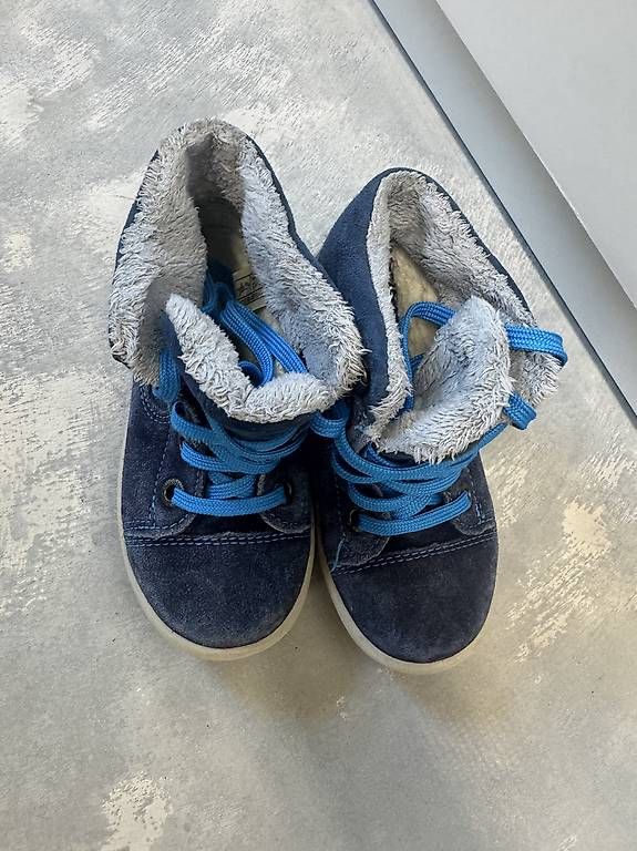 Chaussures garçon: Schuhe Gr 25 – D'occasion à Schiers par ani_nd8h 1