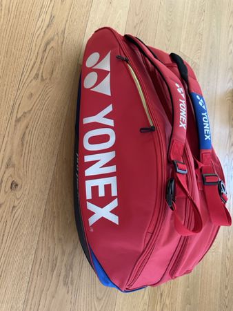 Yonex Sporttasche rot wie neu