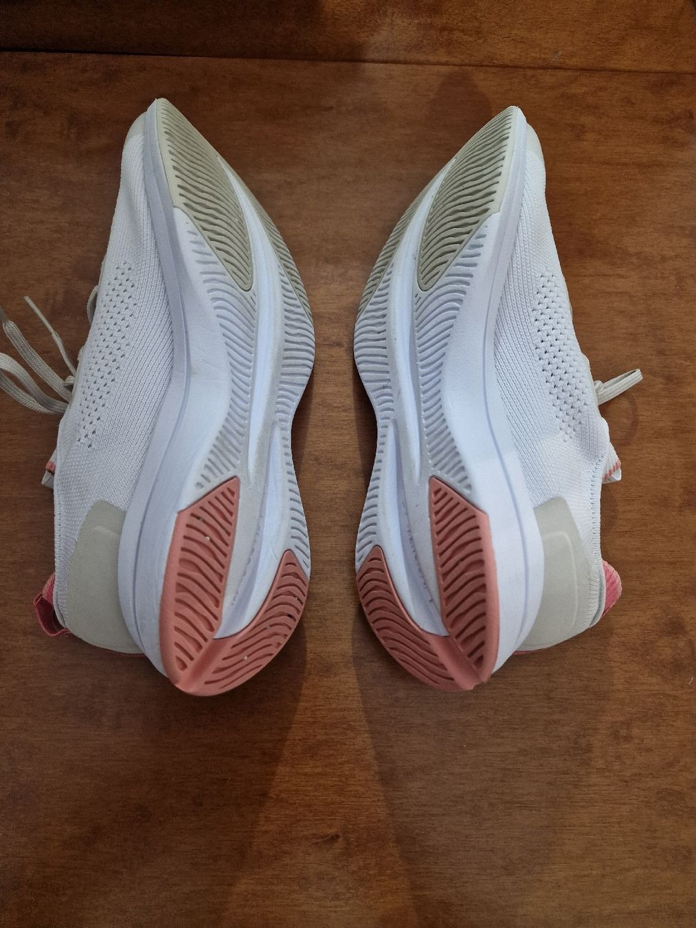 Lacoste Damenschuhe: Baskets Lacoste blanches, pointure 38 - Comme neuves! – Neu (gemäss Beschreibung) aus Genève von put_29m9 3