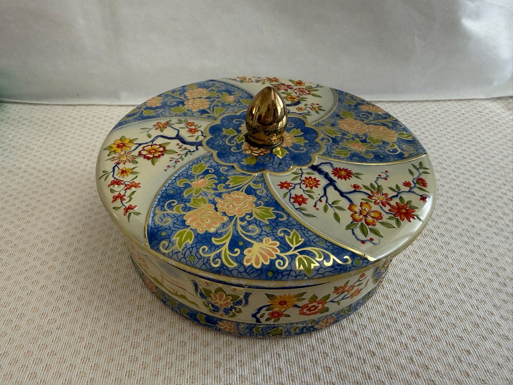Contenitori & Simili: Blechdose - Boîte en métal – Usato da Sion venduto da accroshoes