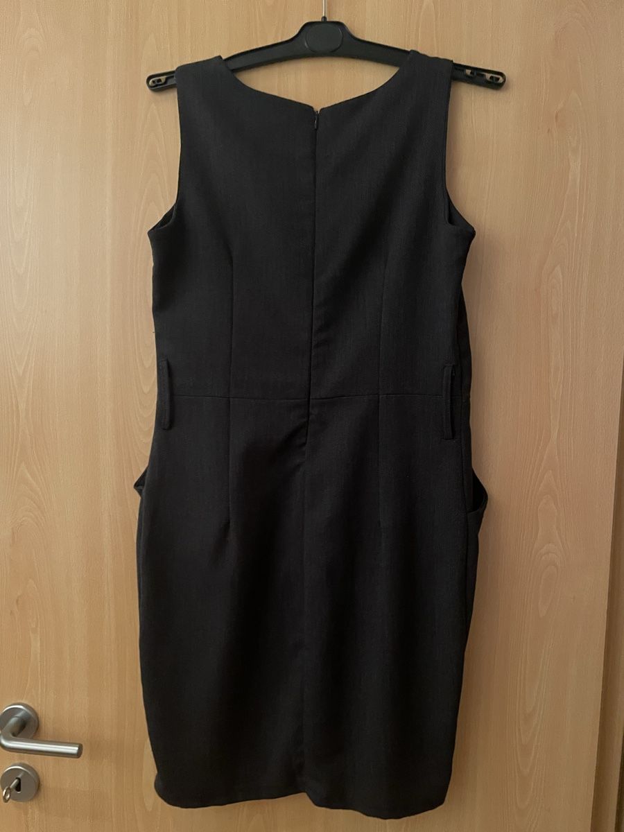 Vestiti: Robe grise foncée élégante taille M – Usato da Montmollin venduto da alexrey 1