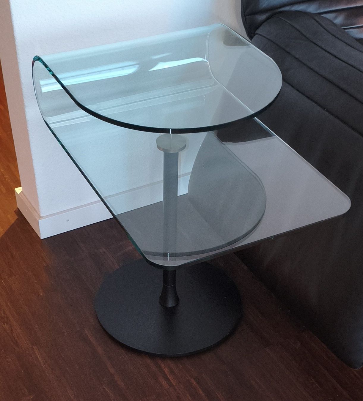 Tische: Table d'appoint en verre design – Gebraucht aus Zug von LindaManga 4