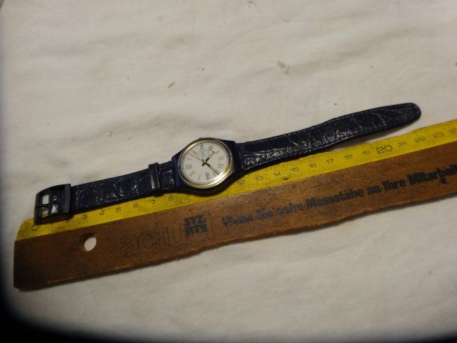 Swatch Montres: S-WATCH HERREN UHR,QUARTZ.SWISS MADE.DATE.TAG.LÄÜFT – D'occasion à zürich par ahmad01 2
