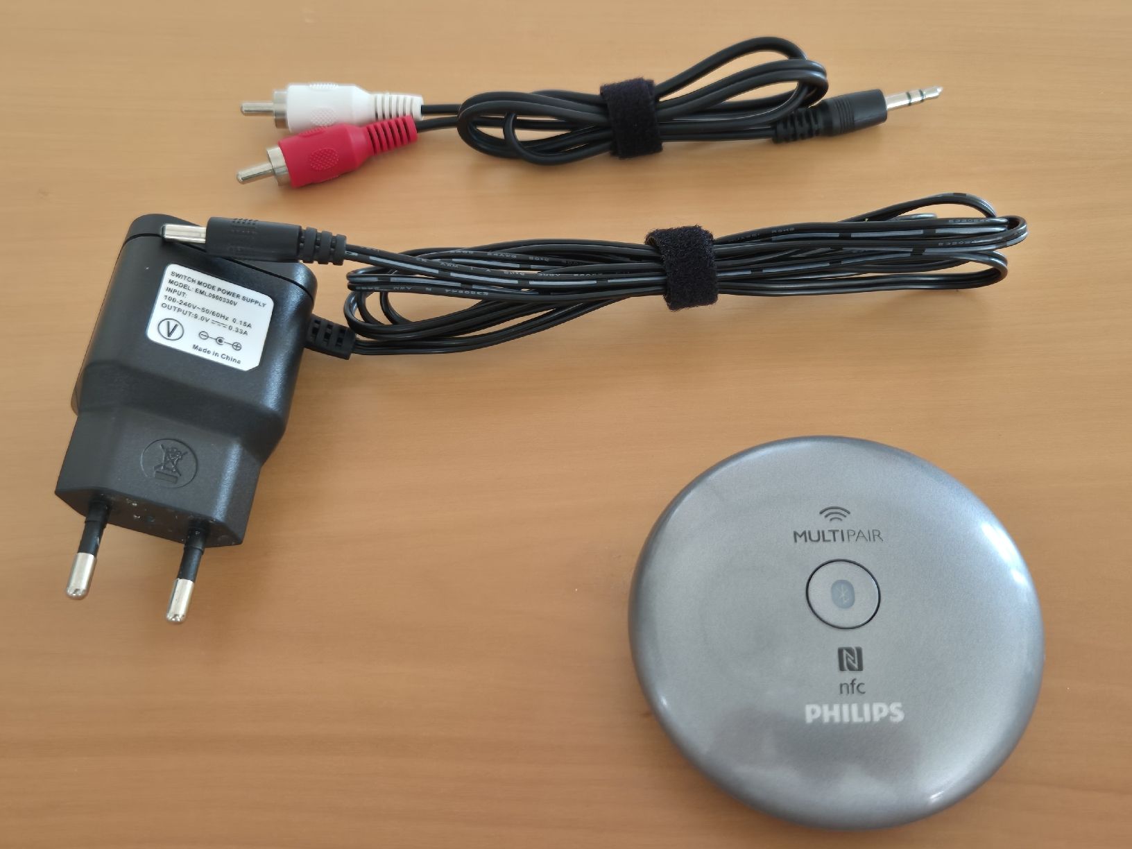 Philips Lecteurs & Adaptateurs: Philips AEA2700/12 MultiPair Bluetooth Adapter Komplettset – D'occasion à Zürich par Corrosion 3