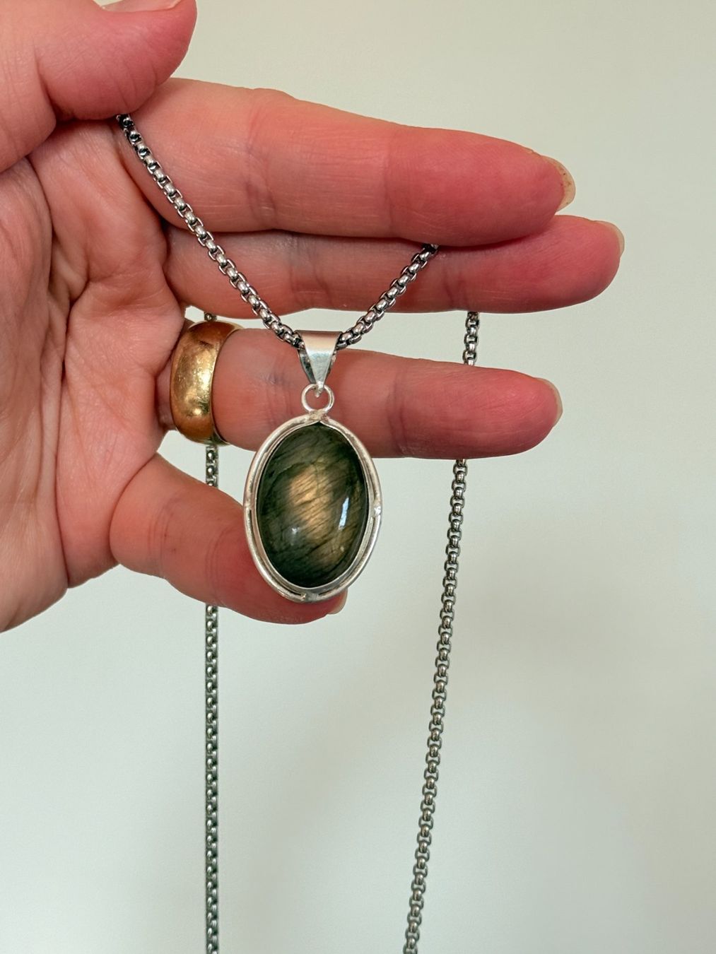 Catenine: Collier vintage avec pendentif labradorite – Nuovo e nell'imballaggio originale da Genève venduto da AGBERG 6