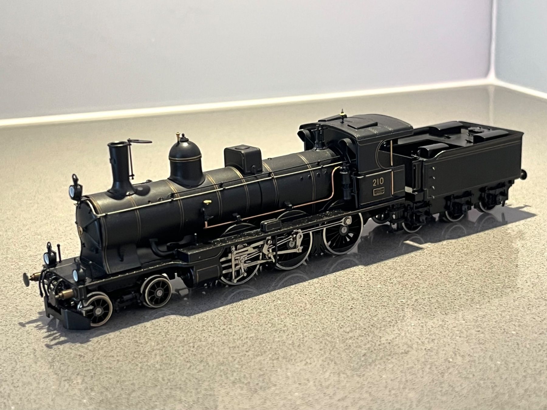 Metropolitan Modelleisenbahnen: METROPOLITAN Metrop Gotthardbahn A 3/5 Messing ab 1.- – Gebraucht aus Disentis/Mustér von Sthb 1