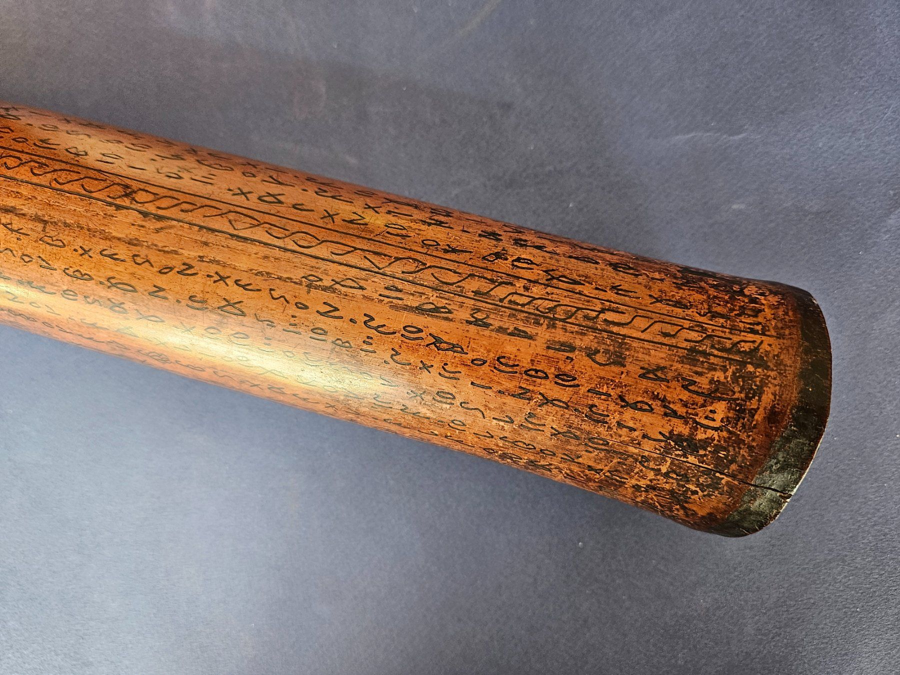 Articoli in legno: Antiker Bambusrohr-Kalender Borneo. – Usato da Wisen SO venduto da gralstrand 3