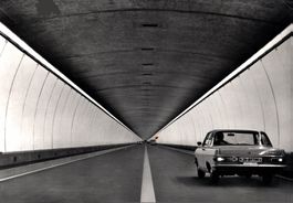 Eröffnung San Bernardino Strassentunnel. Werbung OSRAM