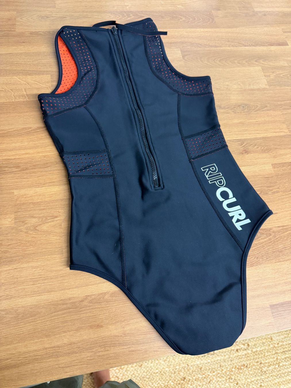Rip Curl Costumi da bagno & Bikini: Surf Badeanzug Rip Curl, Gr.S  Schwarz – Usato da Erlenbach ZH venduto da Pocahoney 1