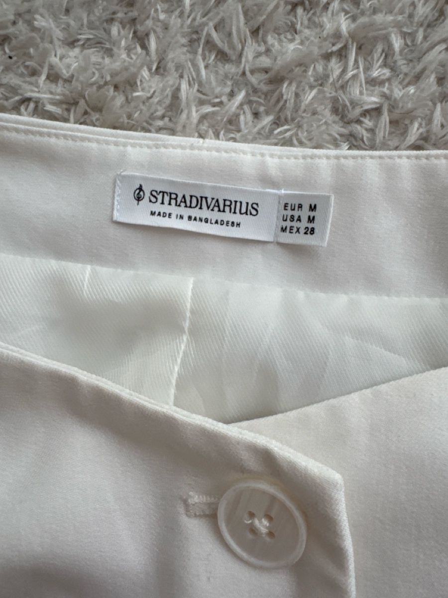 Stradivarius Top: Weisse Weste/Top von Stradivarius, Grösse M – Nuovo (secondo la descrizione) da Gächlingen venduto da anjuli_123 2