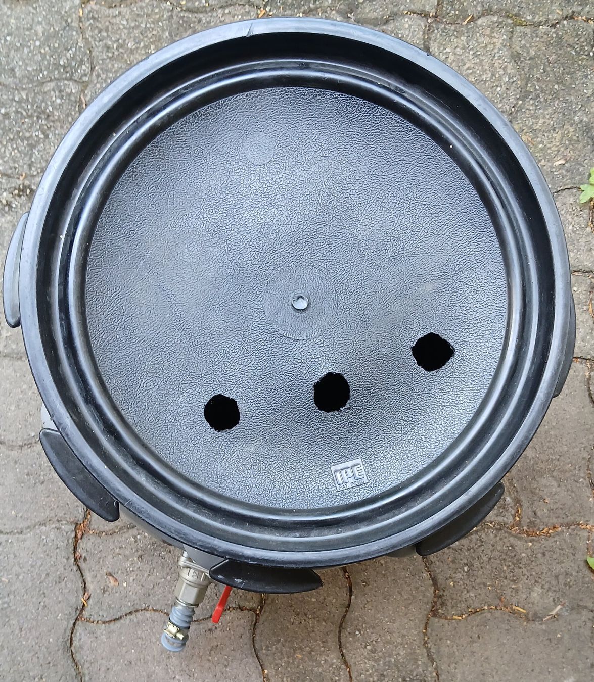 Accessoires: Tonne mit Hahn und Deckel – D'occasion à Sissach par mar_xc7r 2