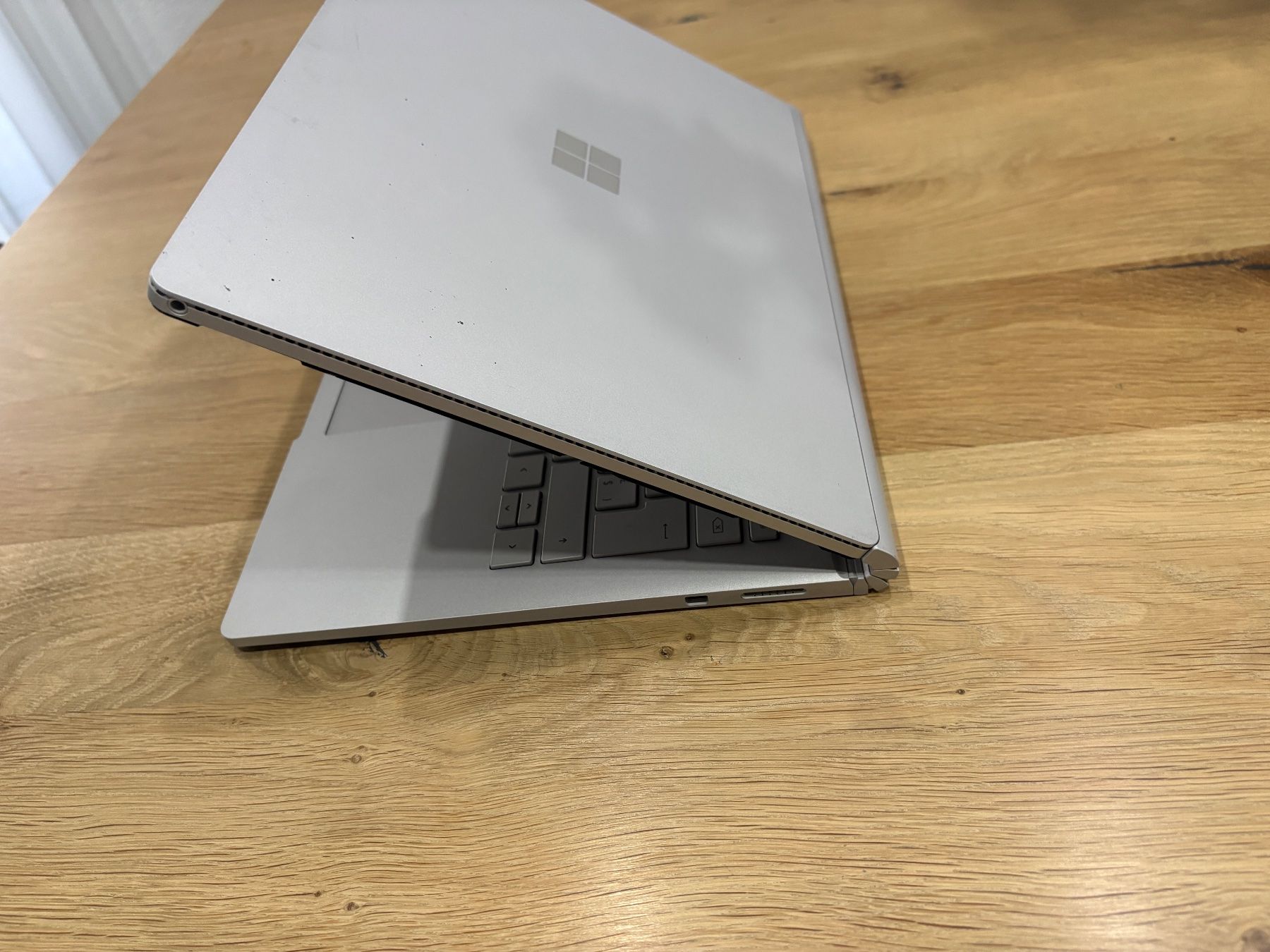 Microsoft Portables: Microsoft Surface Book / Model: 1703 – Défectueux à Lausen par sen_jm7c 4
