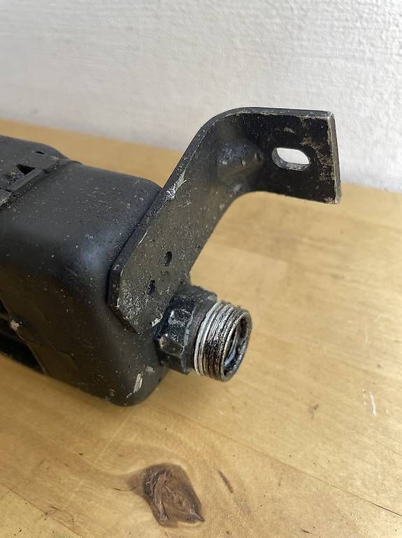 Toutes les pièces auto: BMW E30 325i Ölkühler – D'occasion à Reinach BL par mme_c9k2 3
