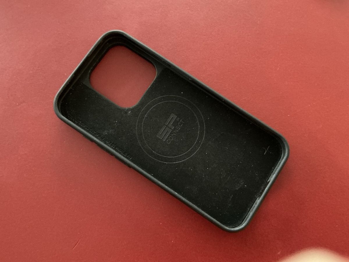 SP Connect Cover & Protezioni schermo: SP Connect Case iPhone 15 Pro Max Schwarz Schutzhülle  – Usato da Forch venduto da Kessler-Family 1
