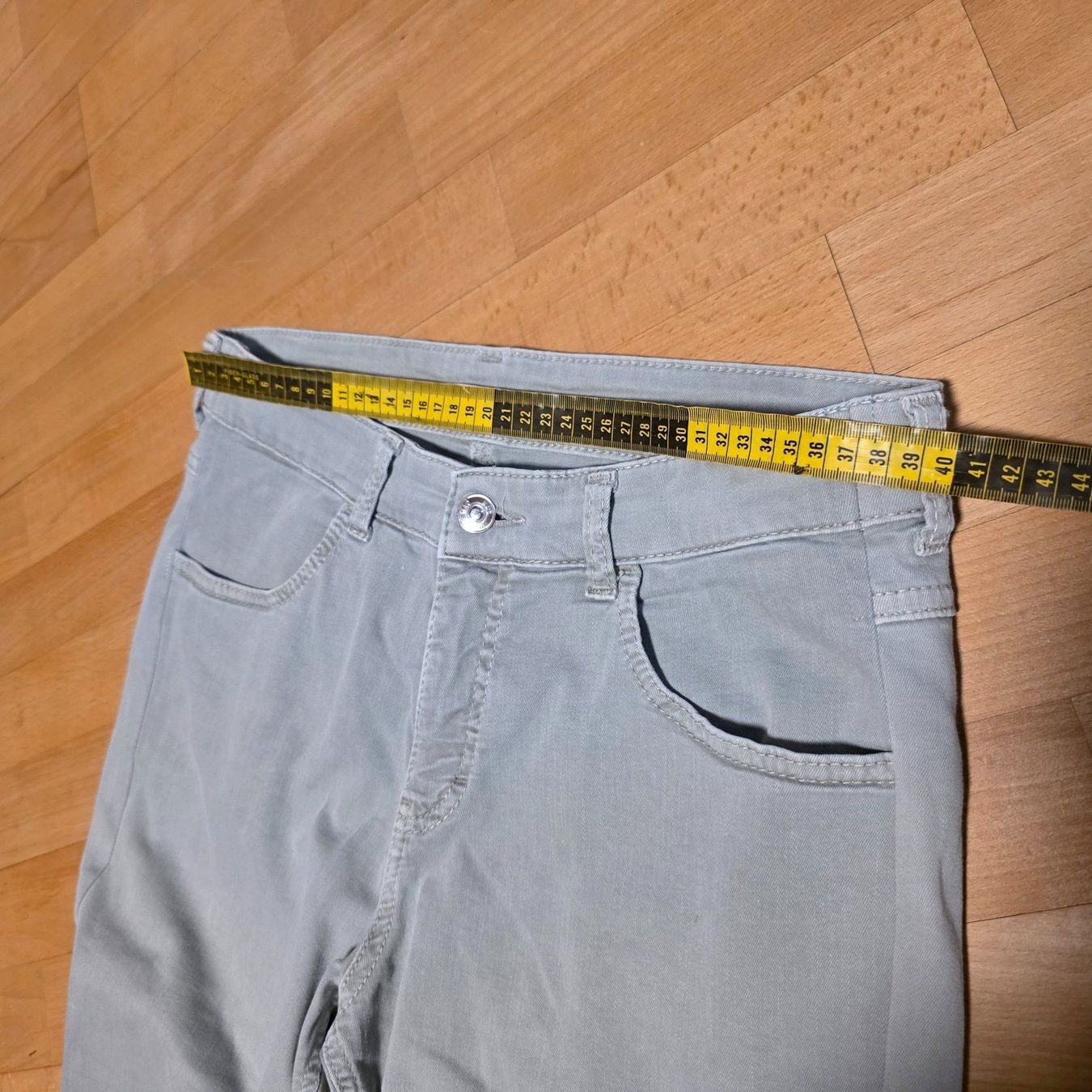Pantalons: MAC Bermuda Damen Gr. M Capri Stretch Sommer Hellgrün – D'occasion à Wald ZH par CapLux 6